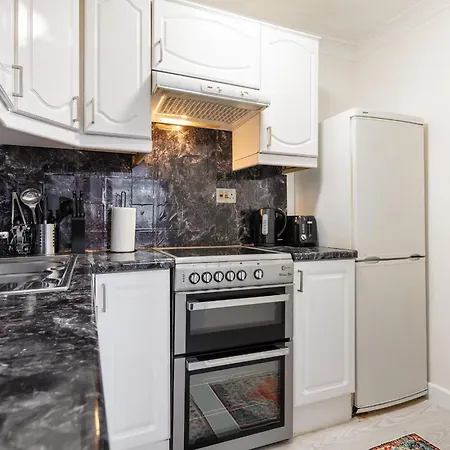 Fabulous Two Bed In Heart Of Chelsea - Apartment