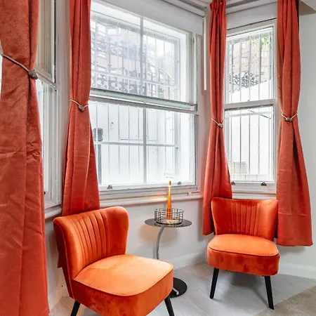 Fabulous Two Bed In Heart Of Chelsea - * London