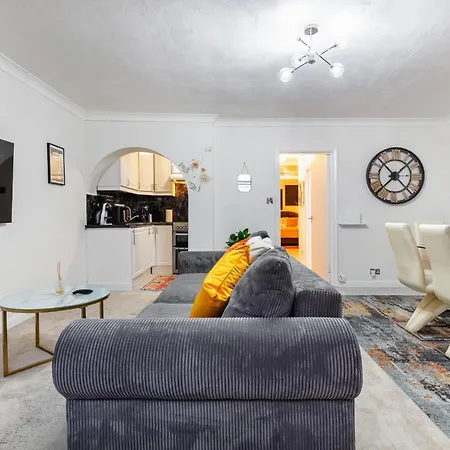 Apartment Fabulous Two Bed In Heart Of Chelsea - *
