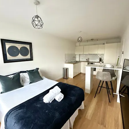 Northern Line With Free Parking Homestay *
