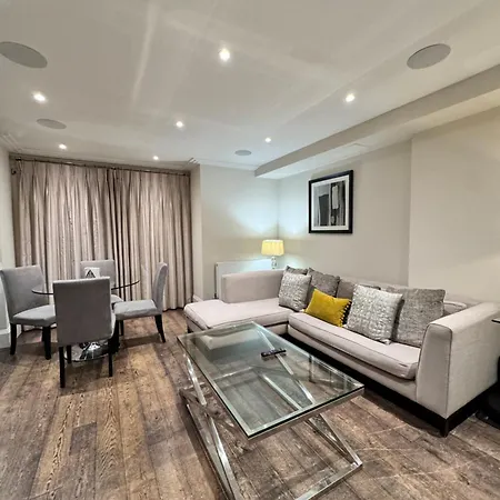 Walk To Kings Road Plenty Shops And Restaurants * London