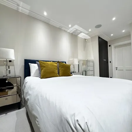 Walk To Kings Road Plenty Shops And Restaurants Apartment