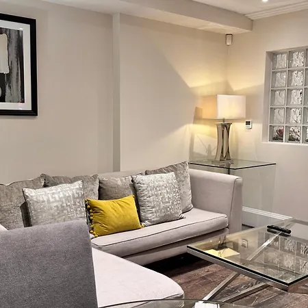 Walk To Kings Road Plenty Shops And Restaurants Apartment London