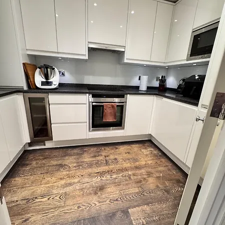 Walk To Kings Road Plenty Shops And Restaurants * London