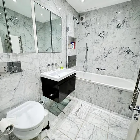 Walk To Kings Road Plenty Shops And Restaurants Apartment *