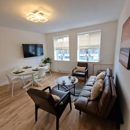 Stylish Zone 2 * London