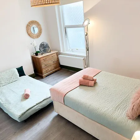 Lovely 2-bedroom Flat With Indoor Fireplace In Shepherds Bush, Near White * London