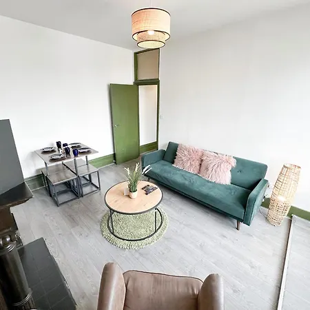 Lovely 2-bedroom Flat With Indoor Fireplace In Shepherds Bush, Near White Apartment *