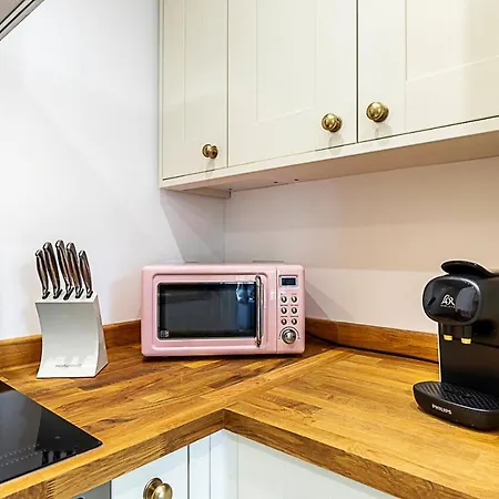 Chic 1 Bedroom Parkview Flat At Arundel Square Appartamento *