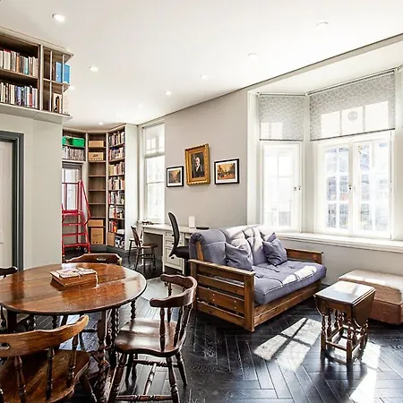 Apartment Book Lovers' West End London