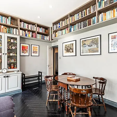 Apartment Book Lovers' West End *