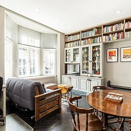 Apartment Book Lovers' West End London