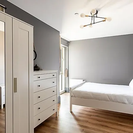 Apartment Riverside Escape With Breathtaking Thames Views London