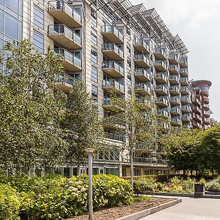 Riverside Escape With Breathtaking Thames Views London