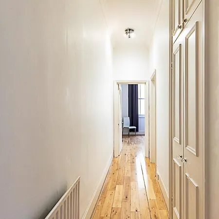 Apartment Kensington Tranquility Elegant Two-bed Retreat