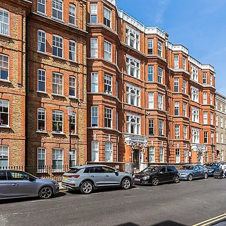 Kensington Tranquility Elegant Two-bed Retreat Apartment London