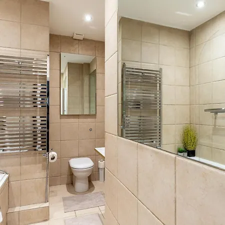 Apartment Classic Victorian Flat With Terrace London