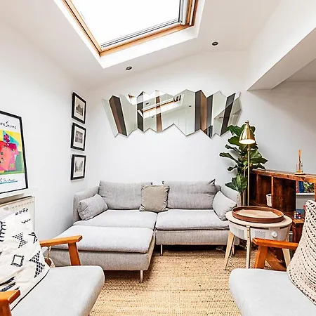 Apartment Modern Airy 2-bed Gem In Trendy Stoke Newington *
