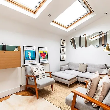 Modern Airy 2-bed Gem In Trendy Stoke Newington Apartment London