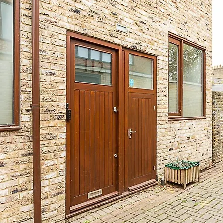 Apartment Modern Airy 2-bed Gem In Trendy Stoke Newington