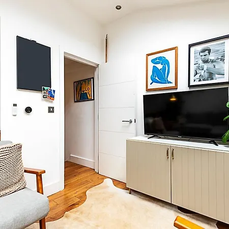 Modern Airy 2-bed Gem In Trendy Stoke Newington Apartment *