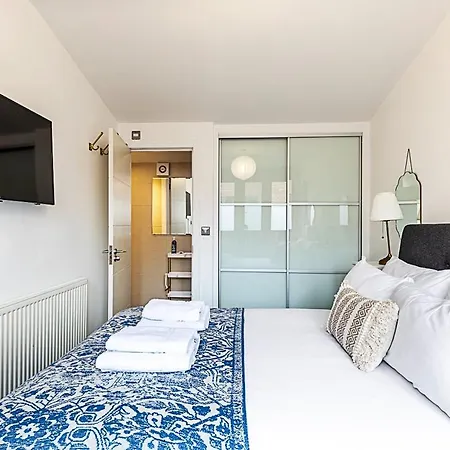 Modern Airy 2-bed Gem In Trendy Stoke Newington