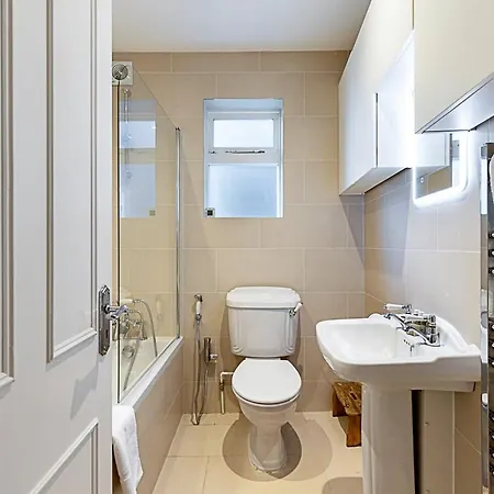 Charming Retreat London
