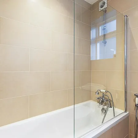 Charming Retreat * London