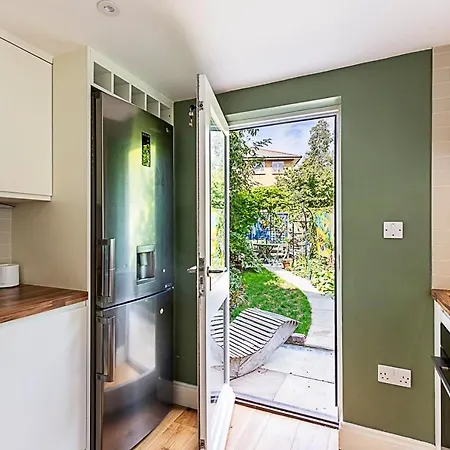 Charming Retreat *