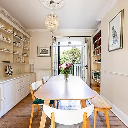 Charming Retreat Apartment *