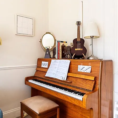 Charming Retreat Apartment London