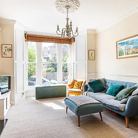 Charming Retreat *