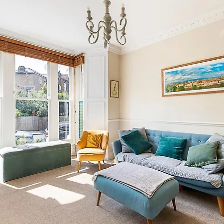 Charming Retreat Apartment *