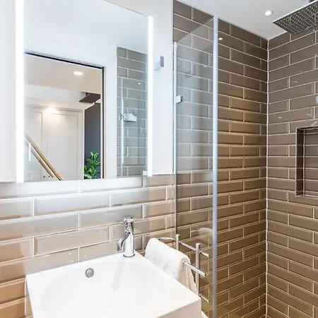 Coleherne Road X Apartment London