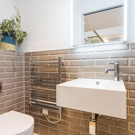 Coleherne Road X Apartment