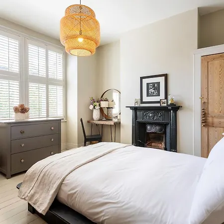Holiday home Tooting's Charming Victorian Garden Hideaway