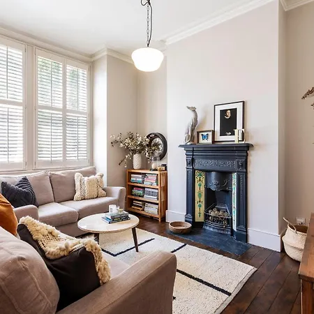 Holiday home Tooting's Charming Victorian Garden Hideaway *