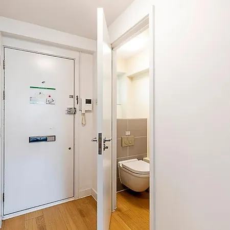 Apartment Relay With Balcony London