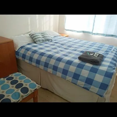 Guest house In Guest - Double With Shared Bathroom Sleeps 1-2 Located 5 Minutes From Heathrow Dsbyr Hayes (Greater London)