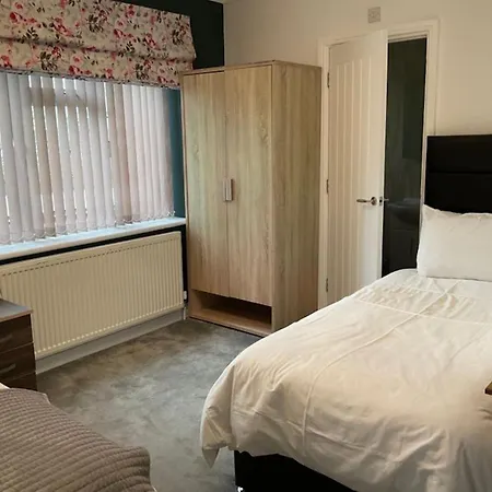 In Guest - Family With Private Bathroom Guest house