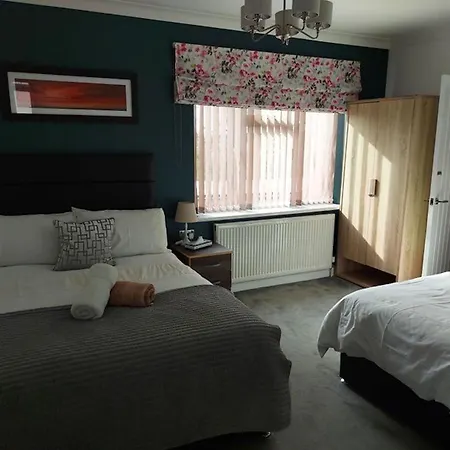 In Guest - Family With Private Bathroom Guest house