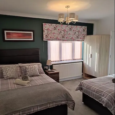 Guest house In Guest - Family With Private Bathroom Edgware