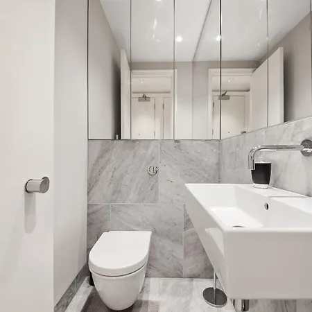 Sg, Chic Covent Garden Apartment