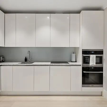 Sg, Chic Covent Garden Apartment