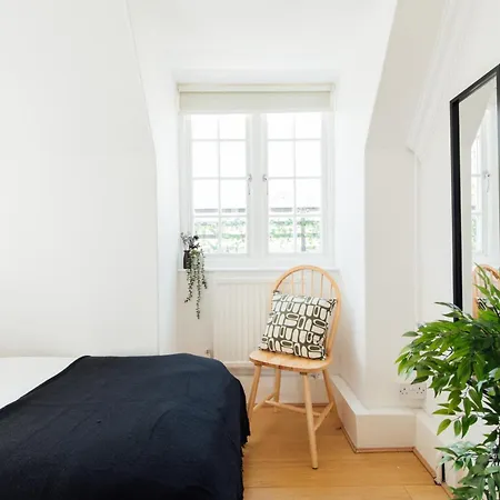 Stylish Kings Cross 2 Bedroom Flat *