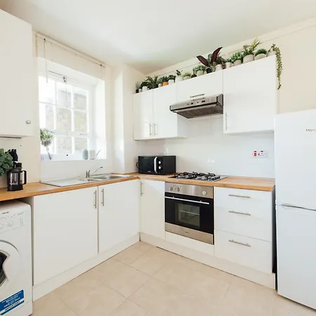 Stylish Kings Cross 2 Bedroom Flat * London
