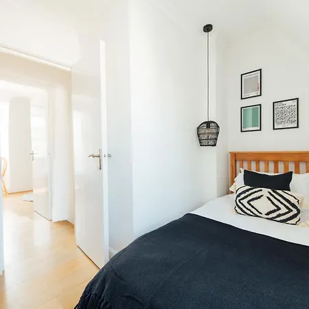 Stylish Kings Cross 2 Bedroom Flat London