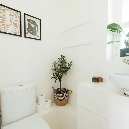 Stylish Kings Cross 2 Bedroom Flat London