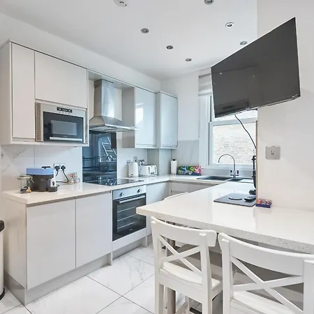 Last-minute Secure L Exclusive Offer L Delightful 2-bedroom In Tufnell Park L Sleeps Up To 5 Guests L By Live Short Lets & Serviced L Apartment *