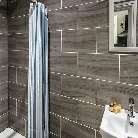 Modern 2br Flat - 7 Min To Whitechapel Station Londres